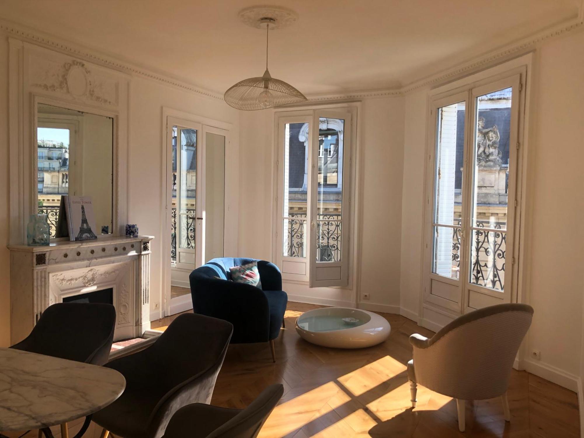 Vue Tour Eiffel Et 5 Minutes Des Champs-elysees 2 16 Etoile Appartement Paris