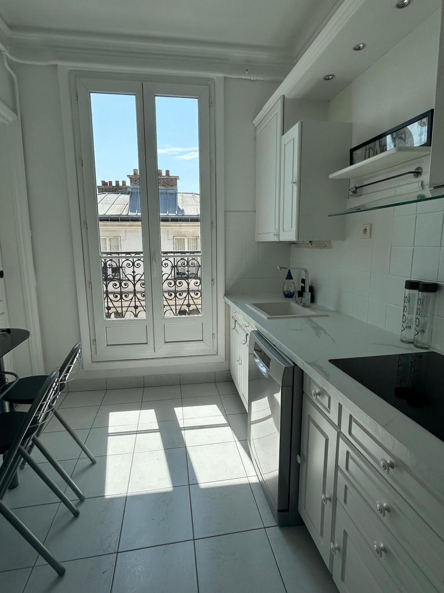Appartement Vue Tour Eiffel Et 5 Minutes Des Champs-elysees 2 16 Etoile